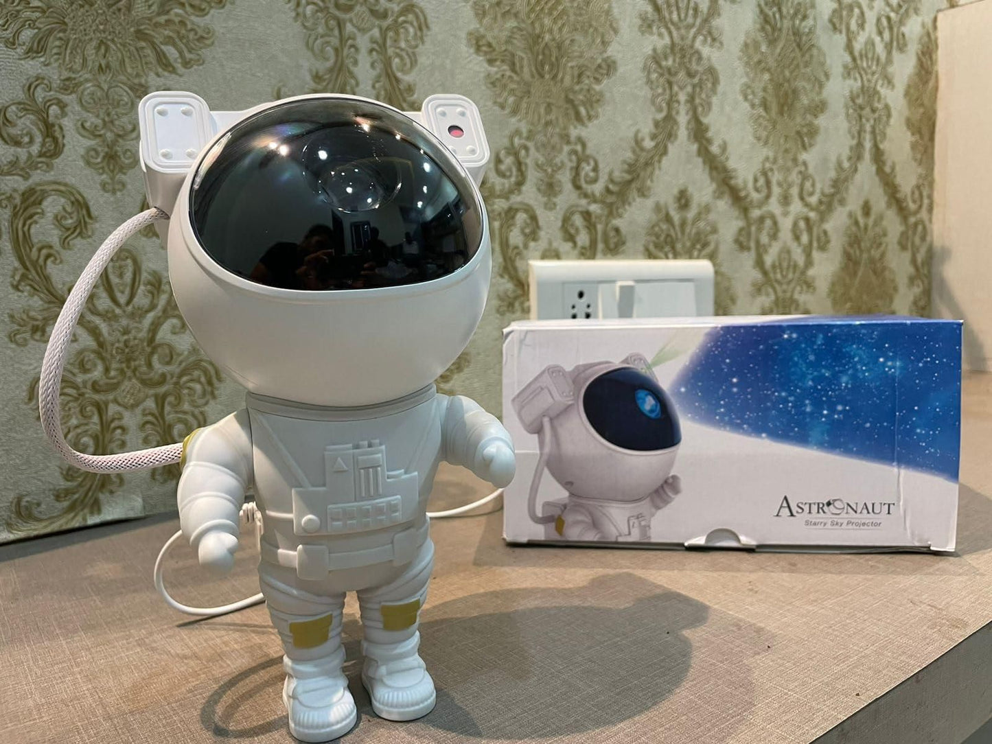 Astronaut Galaxy Projector with 360° Rotating Head and Remote Control – Star Night Light for Bedroom and Decor